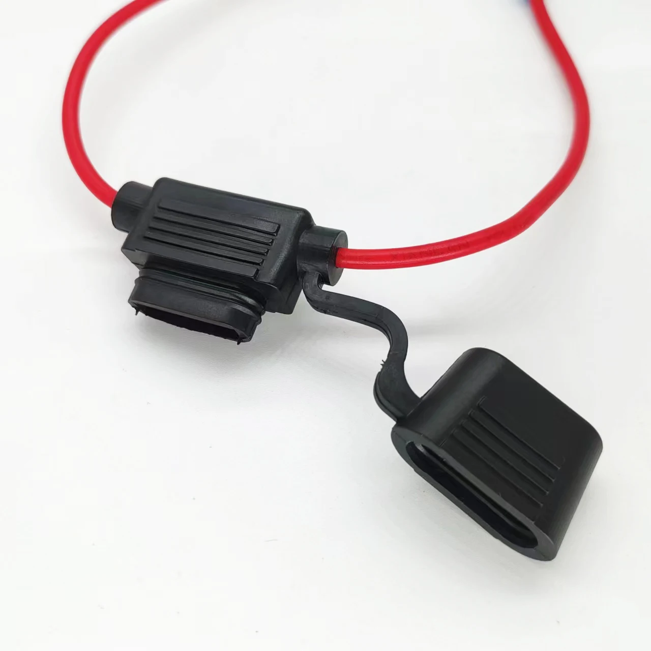 Waterproof 32V Medium Auto Fuse Holder With Ring Terminal End and Car Blade Fuse 2A 3A 5A 7.5A 10A 15A 20A 25A 30A 35A 40A