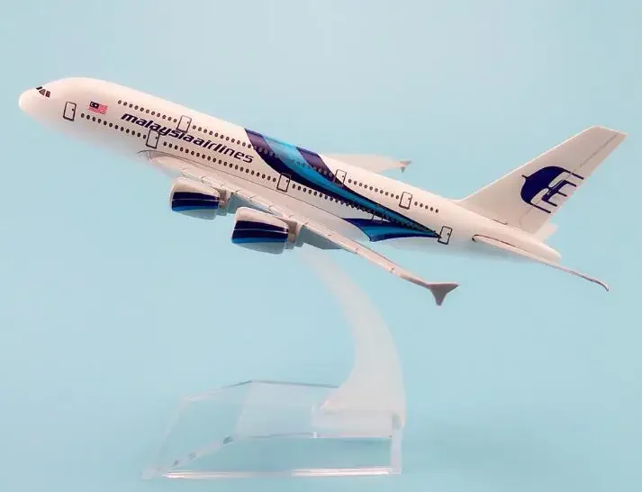 hot sell Size 1:400 plane model A380  Malaysia Sina A380 Metal simulation airplane model for kid toys Christmas gift