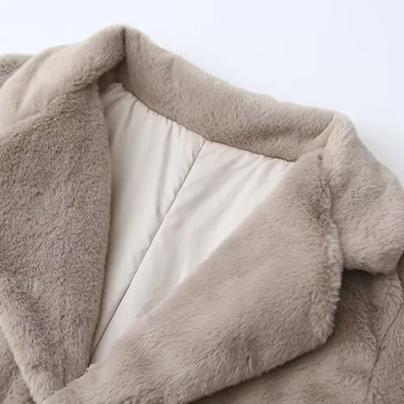 Fashion Lady Faux Fur Coat Women Lapel Luxury Thick Warm Outerwear Winter Lady Street Loose Long Sleeves Jacket Simple Jacket