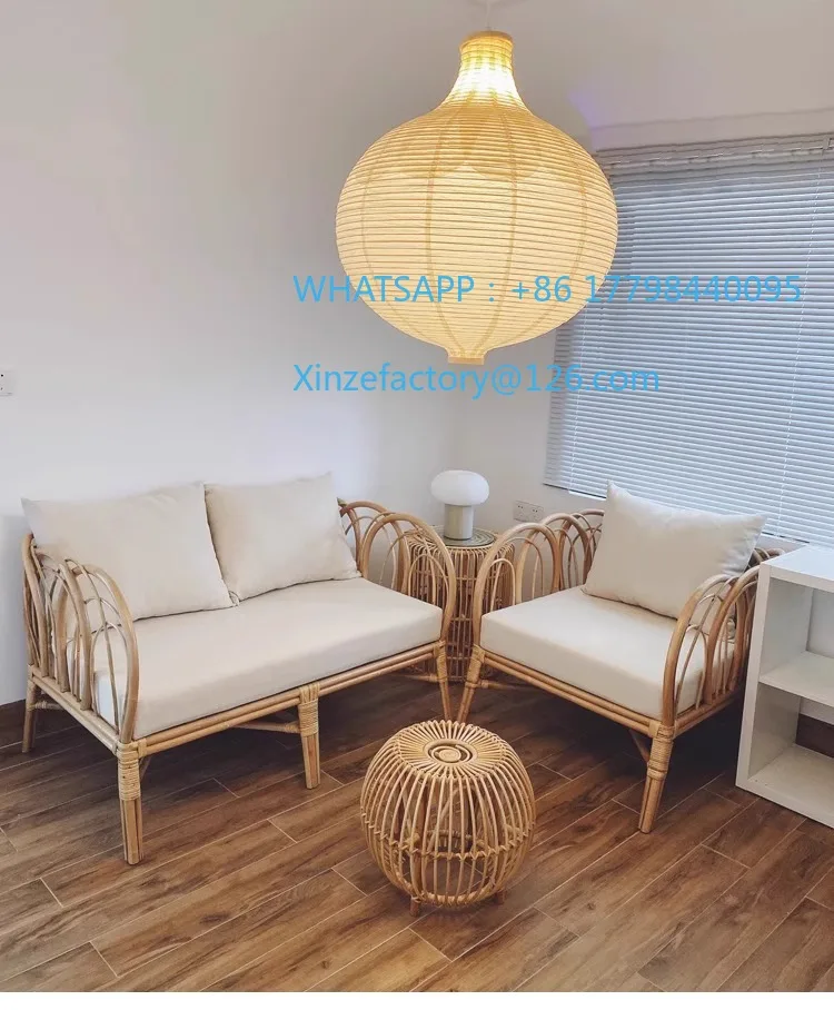 أريكة الروطان القابلة للتخصيص في غرفة المعيشة، شقة صغيرة