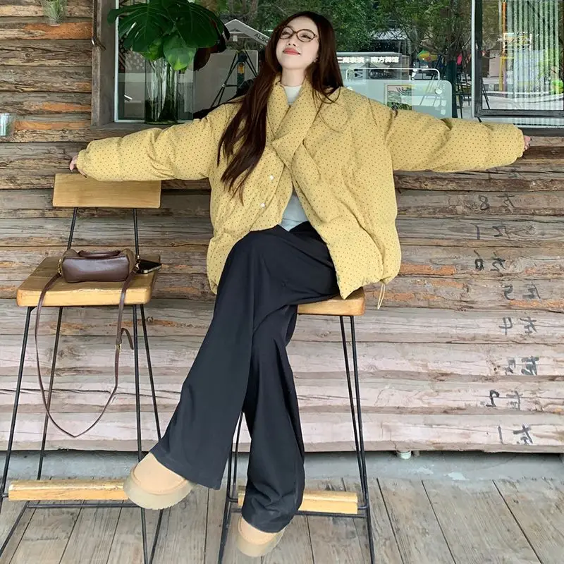 New Fashionable and Versatile Casual Korean Version Scarf Collar Design Sense of Polka Dots and Thickened Warm Cotton Clothes.