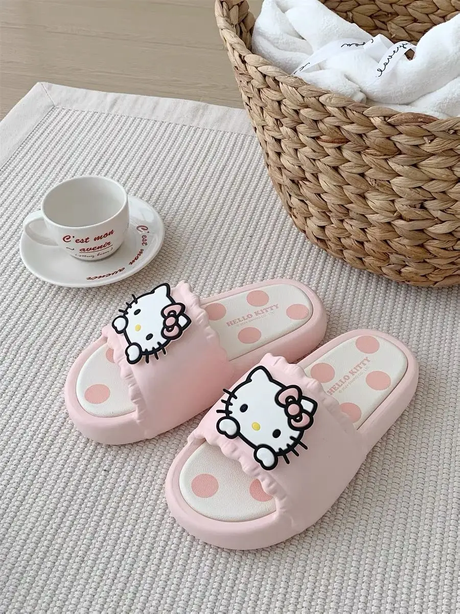 น่ารัก HelloKitty รองเท้าแตะ Kawaii อะนิเมะผู้หญิงฤดูร้อนห้องน้ําลื่นสวมใส่ด้านนอกรองเท้าแตะการ์ตูนกลิ่นรองเท้าในร่ม