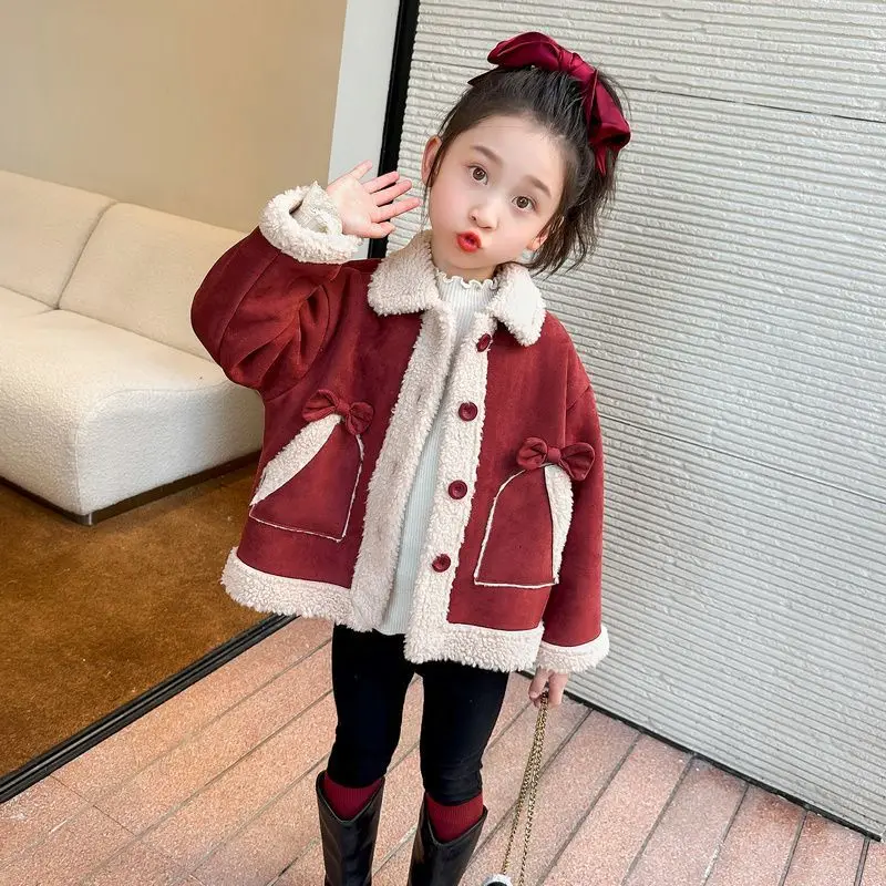 معطف شتوي مخملي من جلد الغزال للفتيات 2025 نمط جديد دافئ من الفرو الصناعي الأحمر للأطفال الصغار سترة شتوية أنيقة #3