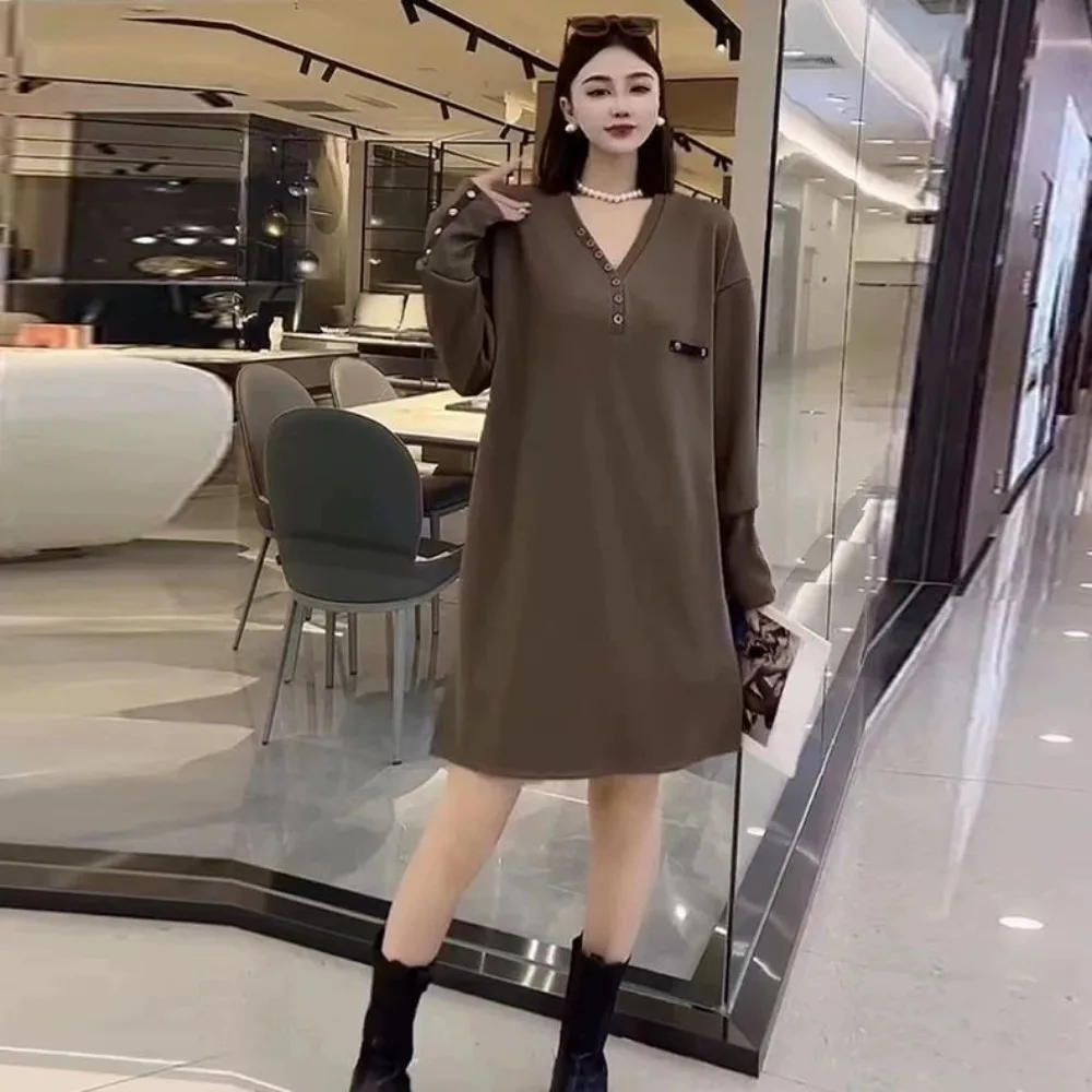 

Fashionable Solid Color and Relaxed Casual V-neck Mid-length Pullover with Slit Bottoming Long Sleeves Versatile Elegant Top