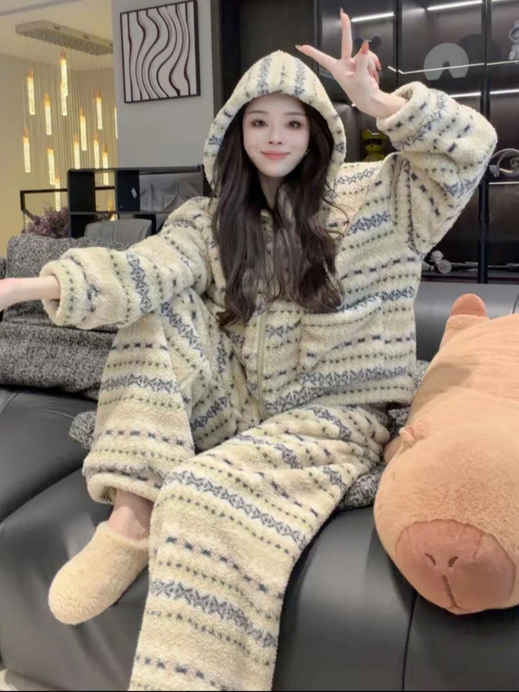 

Women's Coral Fleece Lined Thickened Hooded Pajamas Set Winter Warm Sleepwear Two-Piece Suit Soft Cozy Home Clothes Ensemble