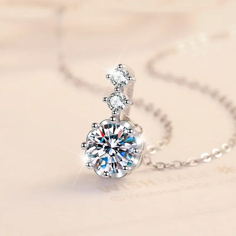 

S925 Silver Pendant New One Carat Snowflake Style Fashionable and Elegant Mosan Diamond Women's Necklace Wedding Jewelry