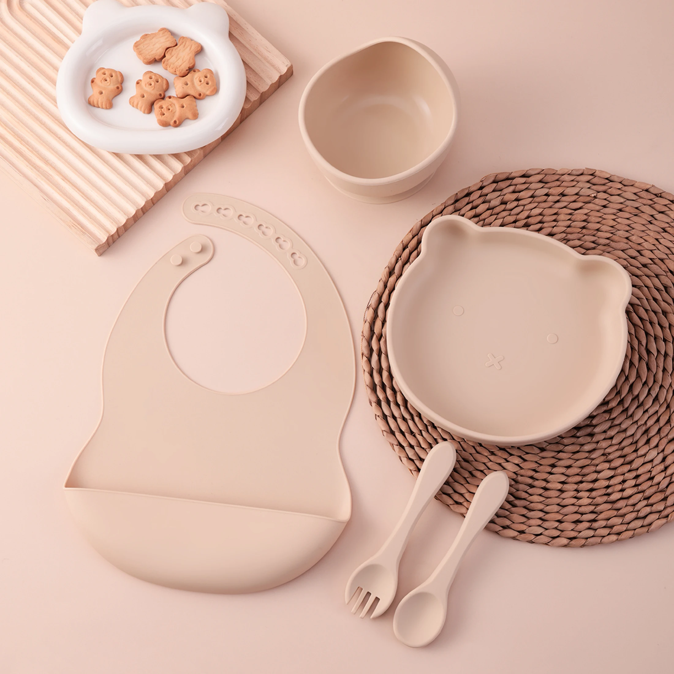 5PCS Baby Feeding Set Bear Silicone Cartoon Bear Plate Grip Training Utensils Suction Cup Bowl BPA Free    Bib Toddler Meal Kit