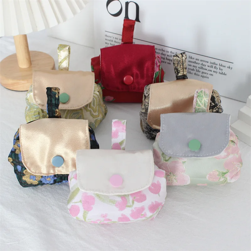 

Vintage Embossed Jacquard Coin Purse Mini Large Capacity Pouch Women Cute Portable Coin Money Key Earphone Storage Bag