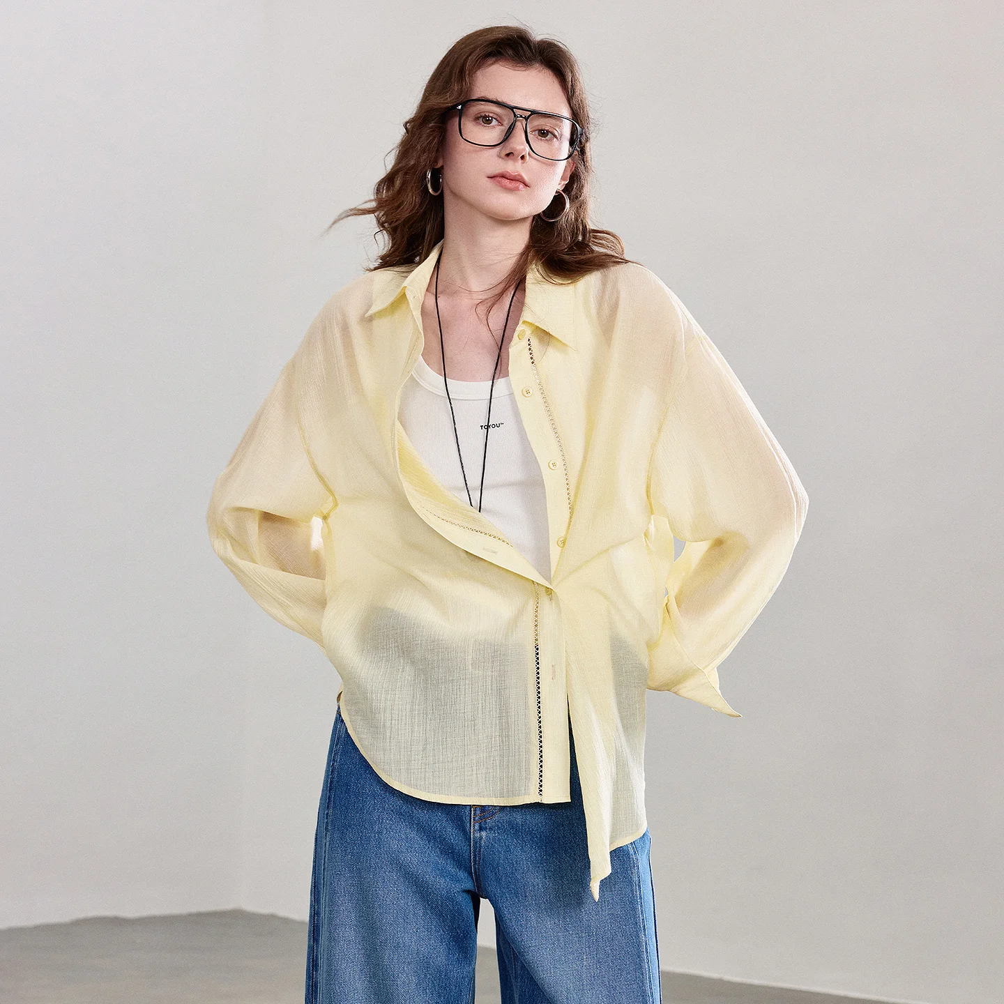 Women's Lyocell-Acetate Button-Up Shirt for Spring Vacation