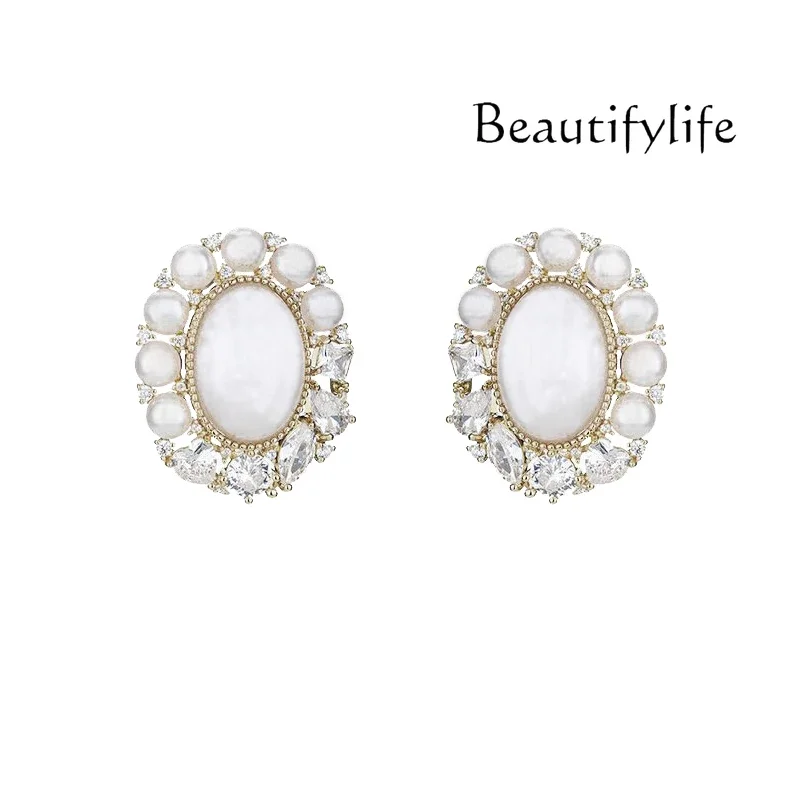 Princess reception~ French retro temperament high-end oval pearl earrings light luxury exquisite micro-inlaid sparkling diamond