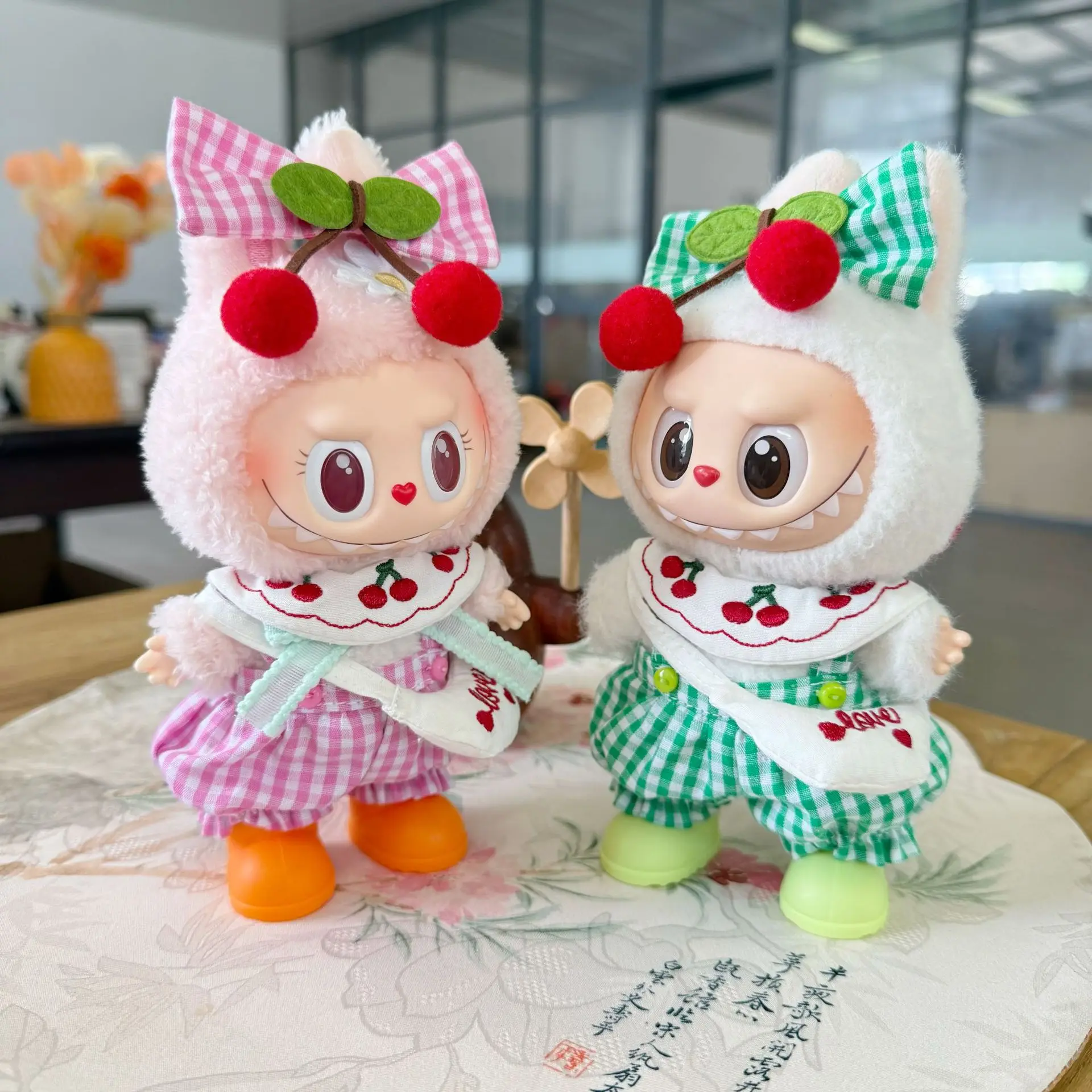 

Outfit Accessories For 17cm 3.0 labubu V1 V2 V3 Checked Cherry Skirt set for Ropa labubu doll Clothes
