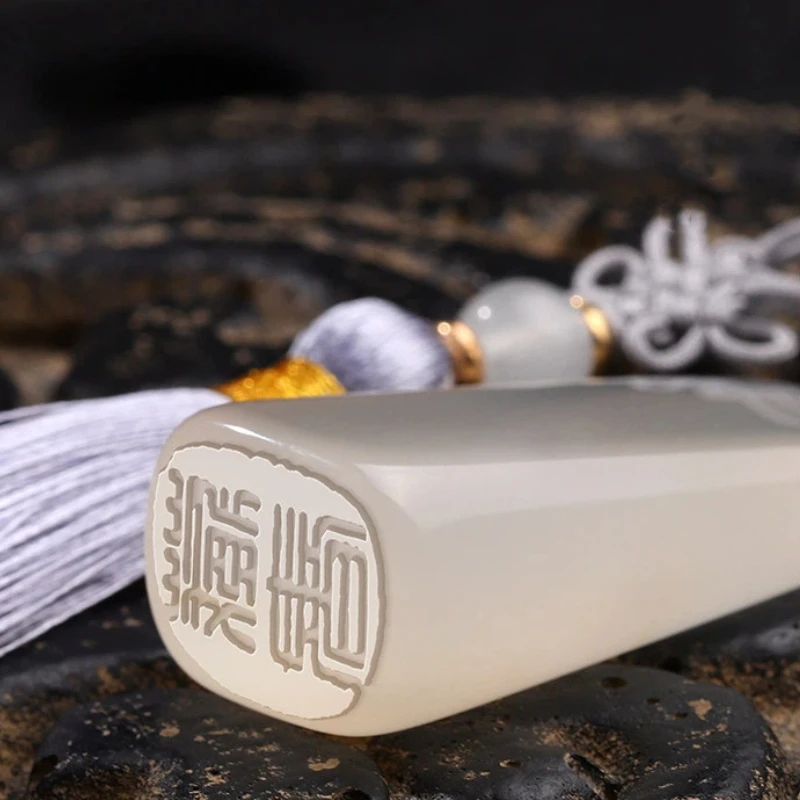 High-end Agate Seals Customized Name Stamps Portable Traditional Style Private Stamps Carving Cultural Creative Gifts Stamps