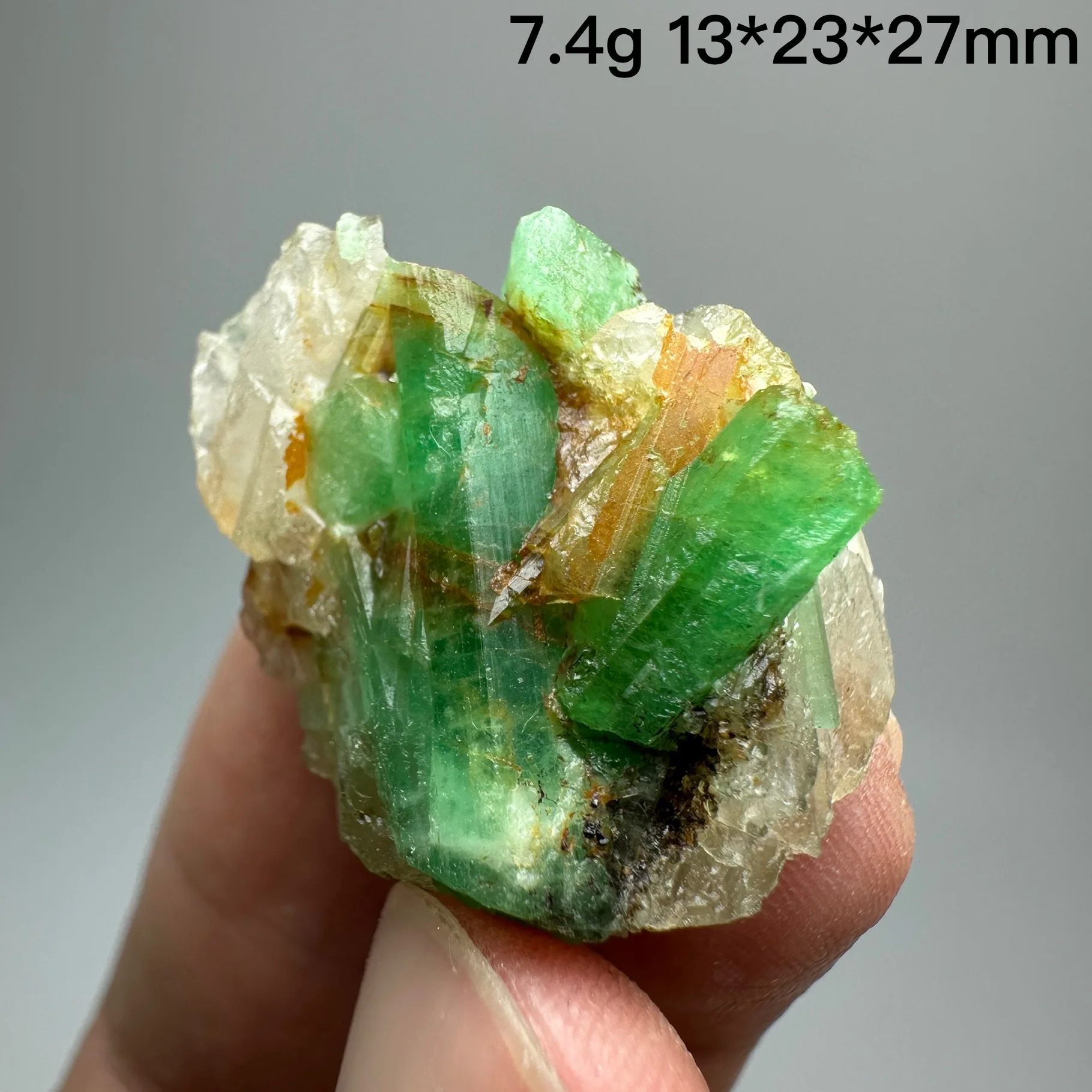 عينة معدنية من الزمرد الطبيعي + بلورات كوارتز شفاء وأحجار كريمة صخرية #5