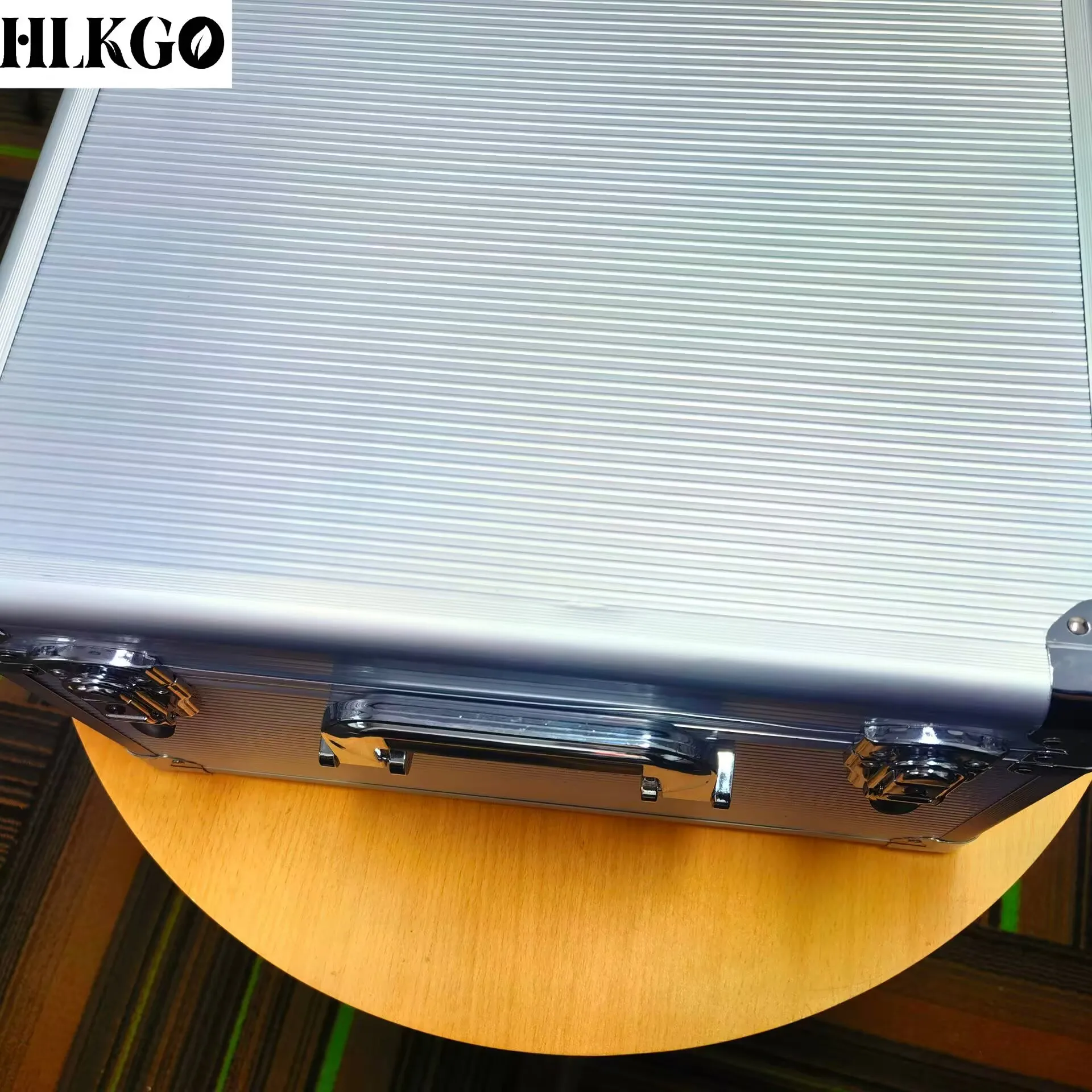 

Усовершенствованный аппарат для холодной лазерной терапии 808 нм с глубоким проникновением для физиотерапии, снятия боли и воспалений