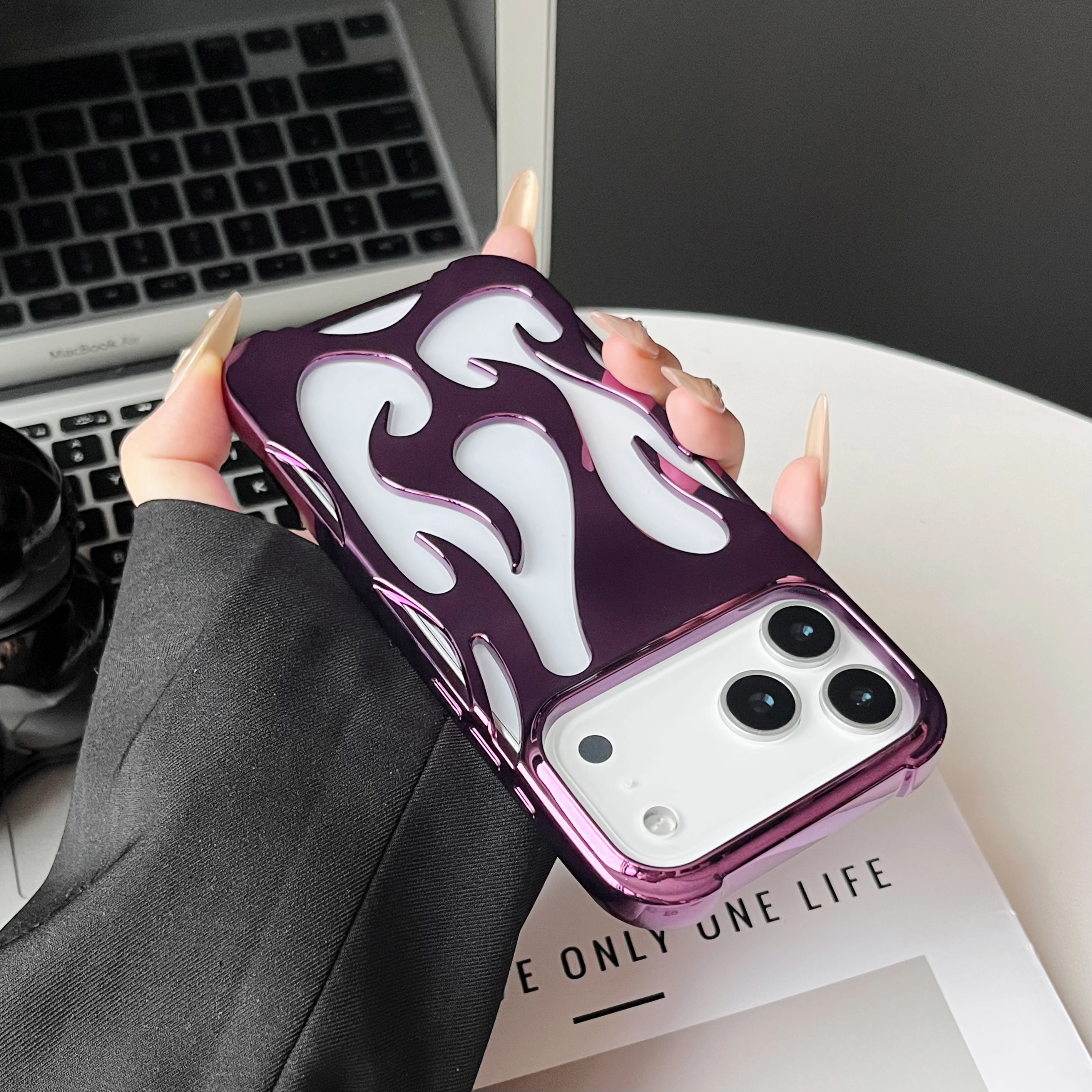 Luxuriöse 3D-Flammenmuster Hohle Schlanke Handyhülle für iPhone 18 17 16 15 14 13 12 11 Pro Max Air Stoßfeste Schutzhülle – Detail 9
