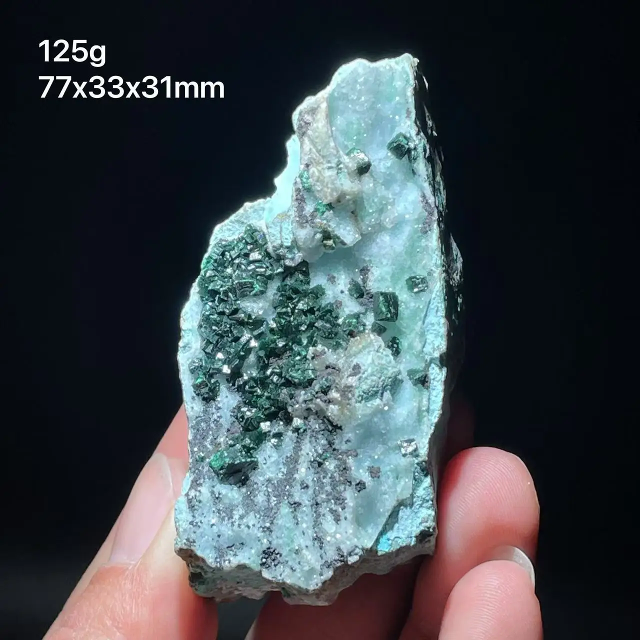 新しい 100% 天然シリコン孔雀石、鳳凰石、緑のカーテン石、クォーツ鉱物標本、湖北省の家の装飾