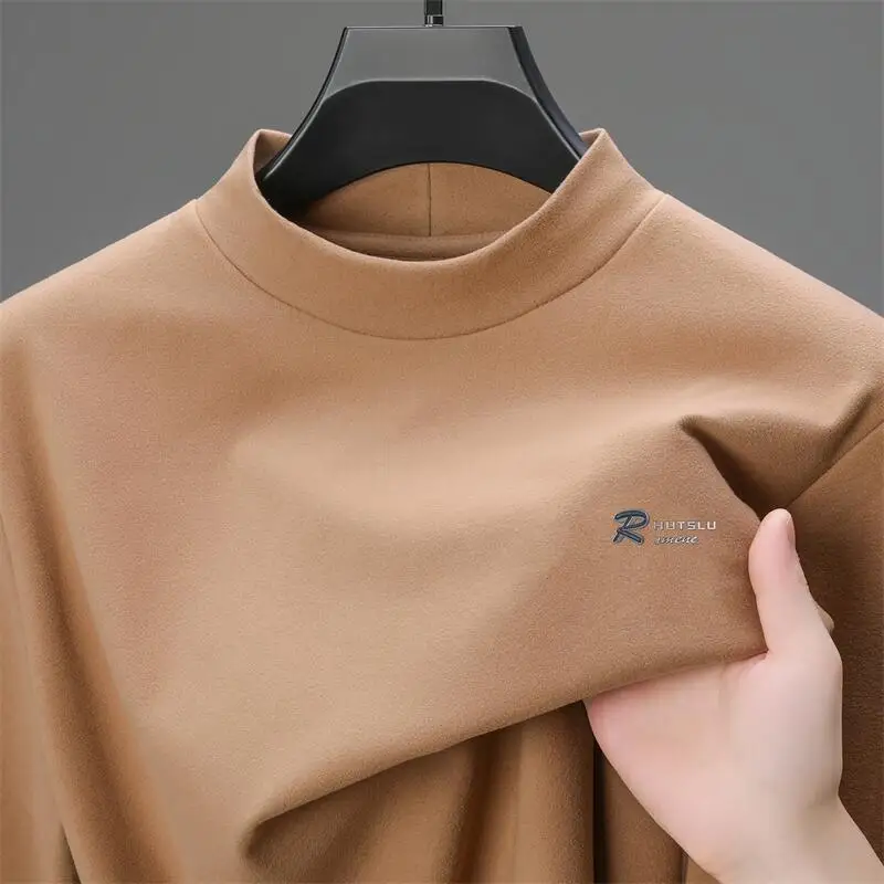 2025 تي شيرت رجالي بأكمام طويلة ورقبة عالية قميص أساسي للخريف والشتاء قميص ألماني مخملي للرجال