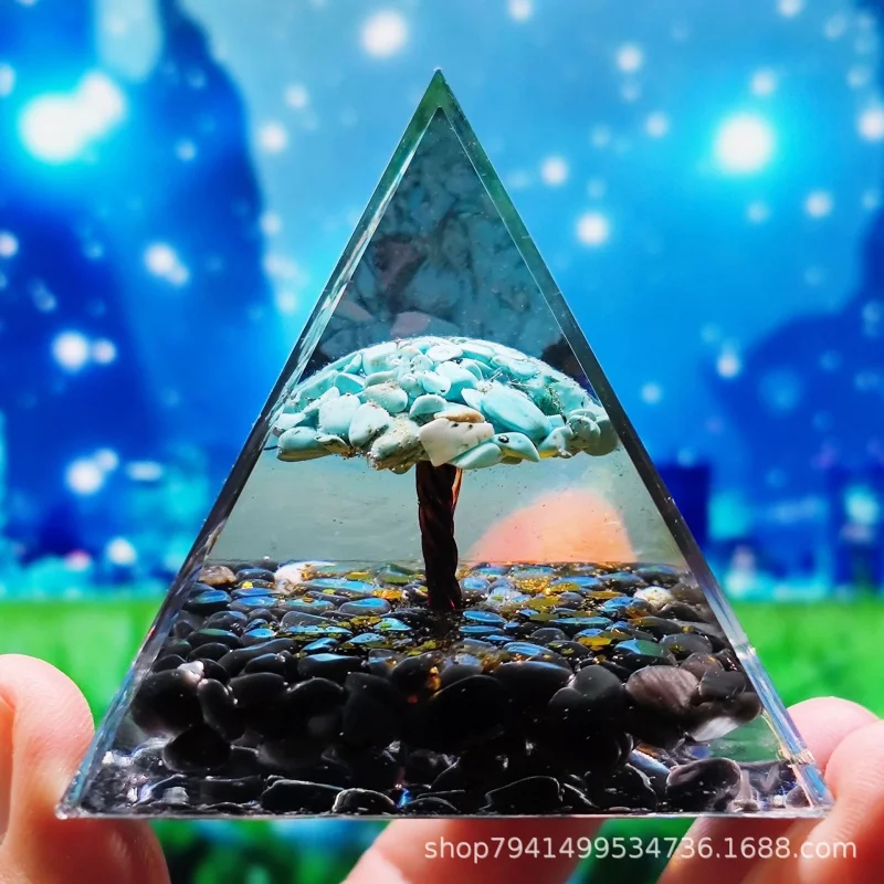 

Cross-Border New Crystal Ball Gravel Pyramid Home Crafts Resin Decorations Desktop Decoration Independent Station New Product