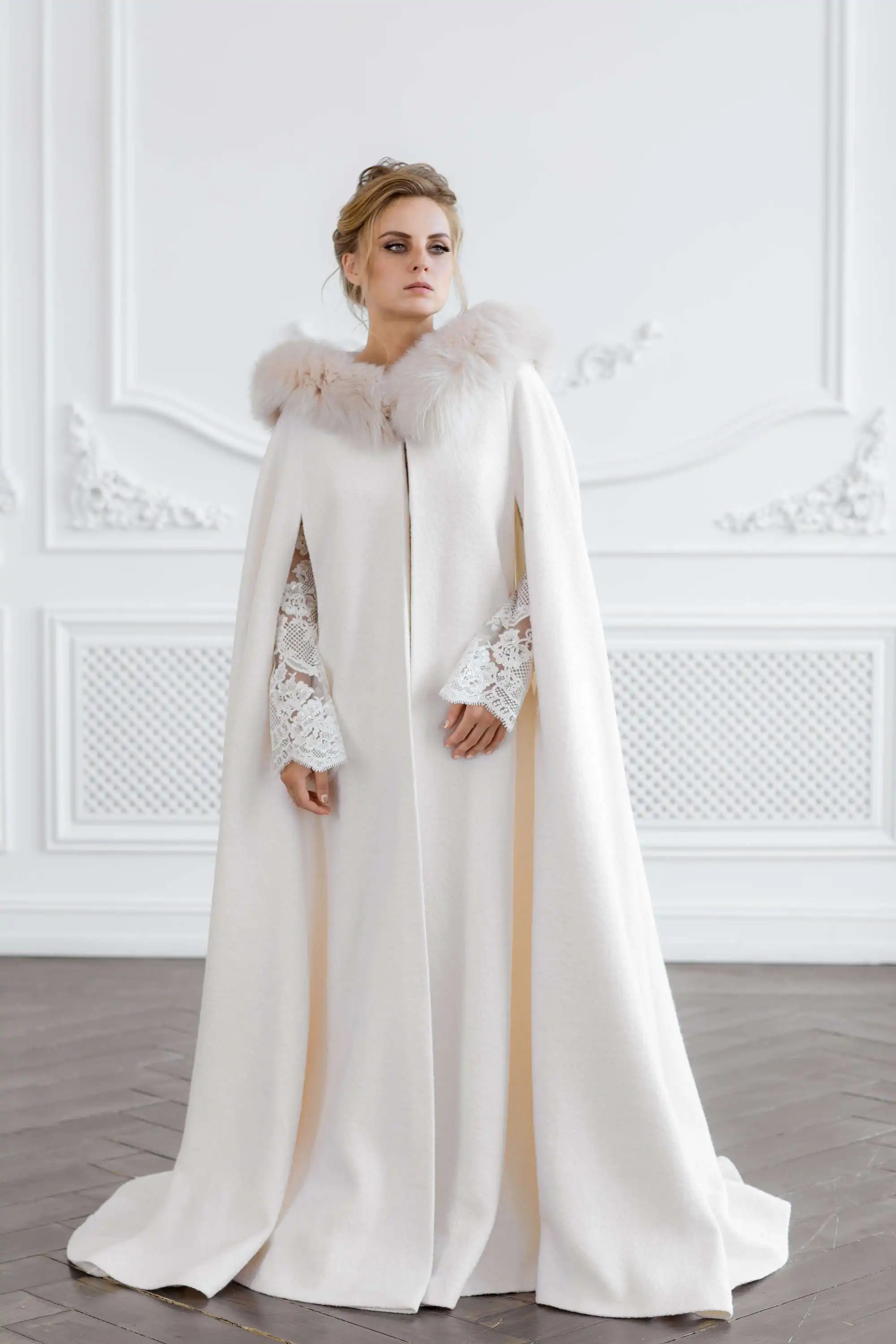 Winter Warm Customized Bridal Capes with Fur Wedding Cloak Women Long Bride Bolero Split Wedding Wrap Jacket