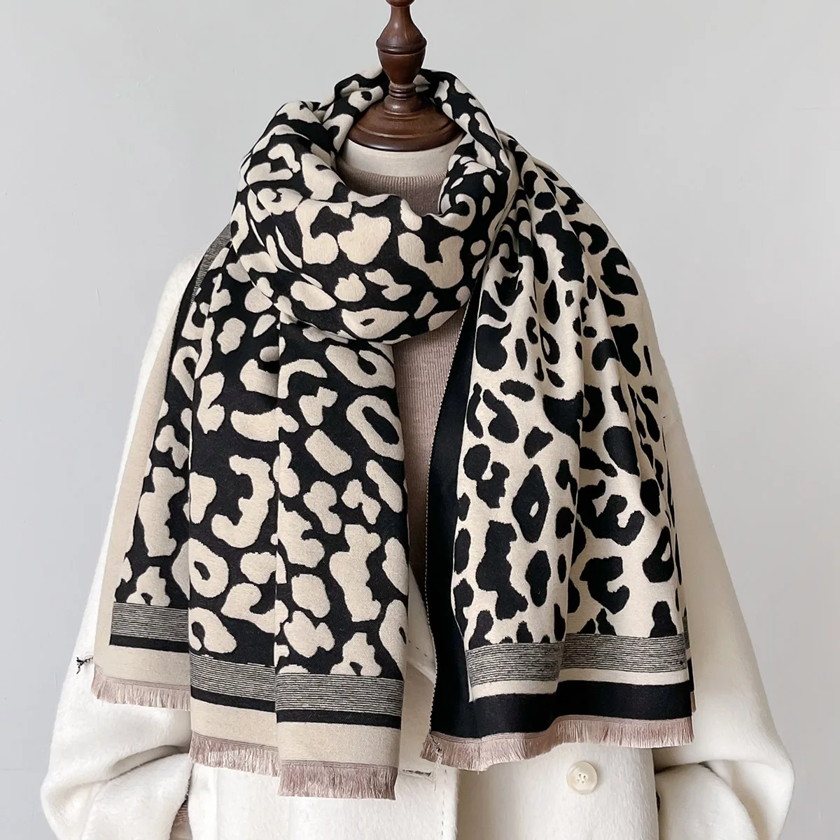 Leopard Print Cashmere Winter Poncho Scarf Women Luxury Design Double Sided Warms Shawls Thick Warp Blanket Bufanda Accessories