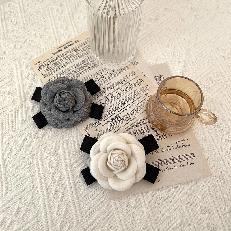 جديد النسيج زهرة الكاميليا بروش المخملية ربطة القوس فيونكة السيدات كلية نمط قميص طوق دبابيس دبابيس خمر للنساء