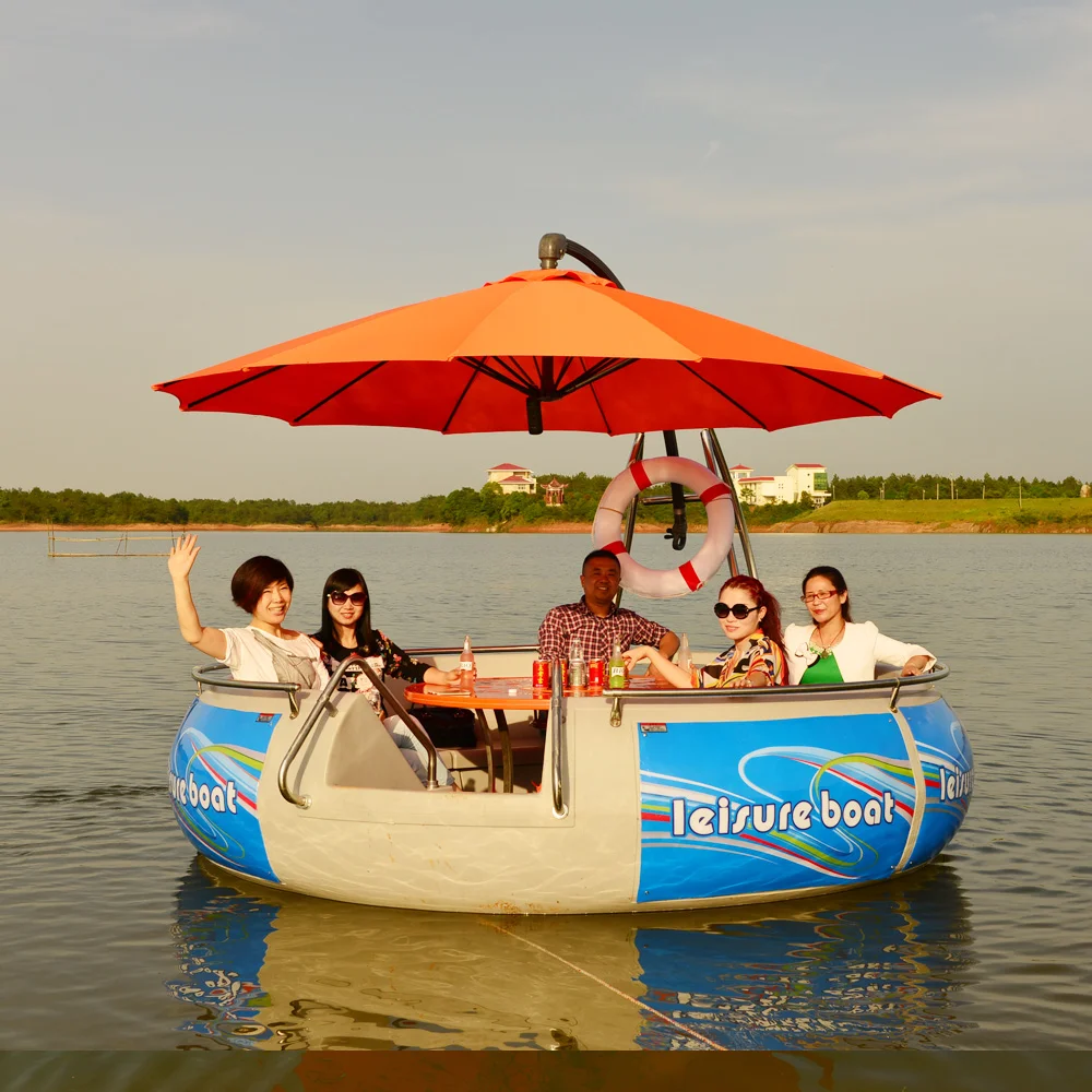 Piccola barca da aragosta in plastica, barca da pesca