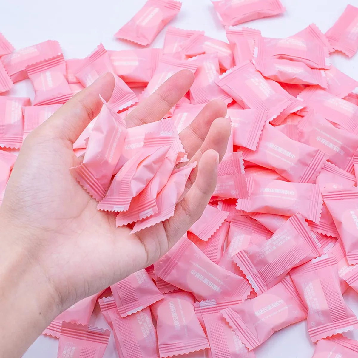 Compressed Towel Disposable Portable Face Towel Cotton Coin Tissue Suitable For Travel Camping Hiking Sports Beauty Salons