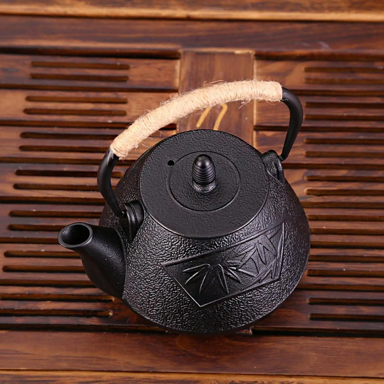 

Cast Iron Teapot Tea Kettle Teaware Non Slip Handle Water Boiler Jug 800ml for Household Restaurant Tea House Tea Lovers Gift