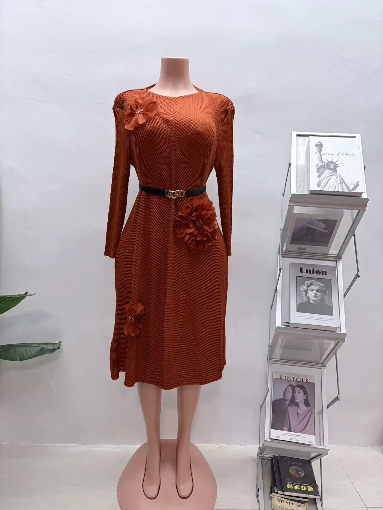 Miyake Design Sense 2025 Autumn Winter New Fish Scale Pleated Thin Pleated Dress Fashion Temperament Versatile Long Dress Women