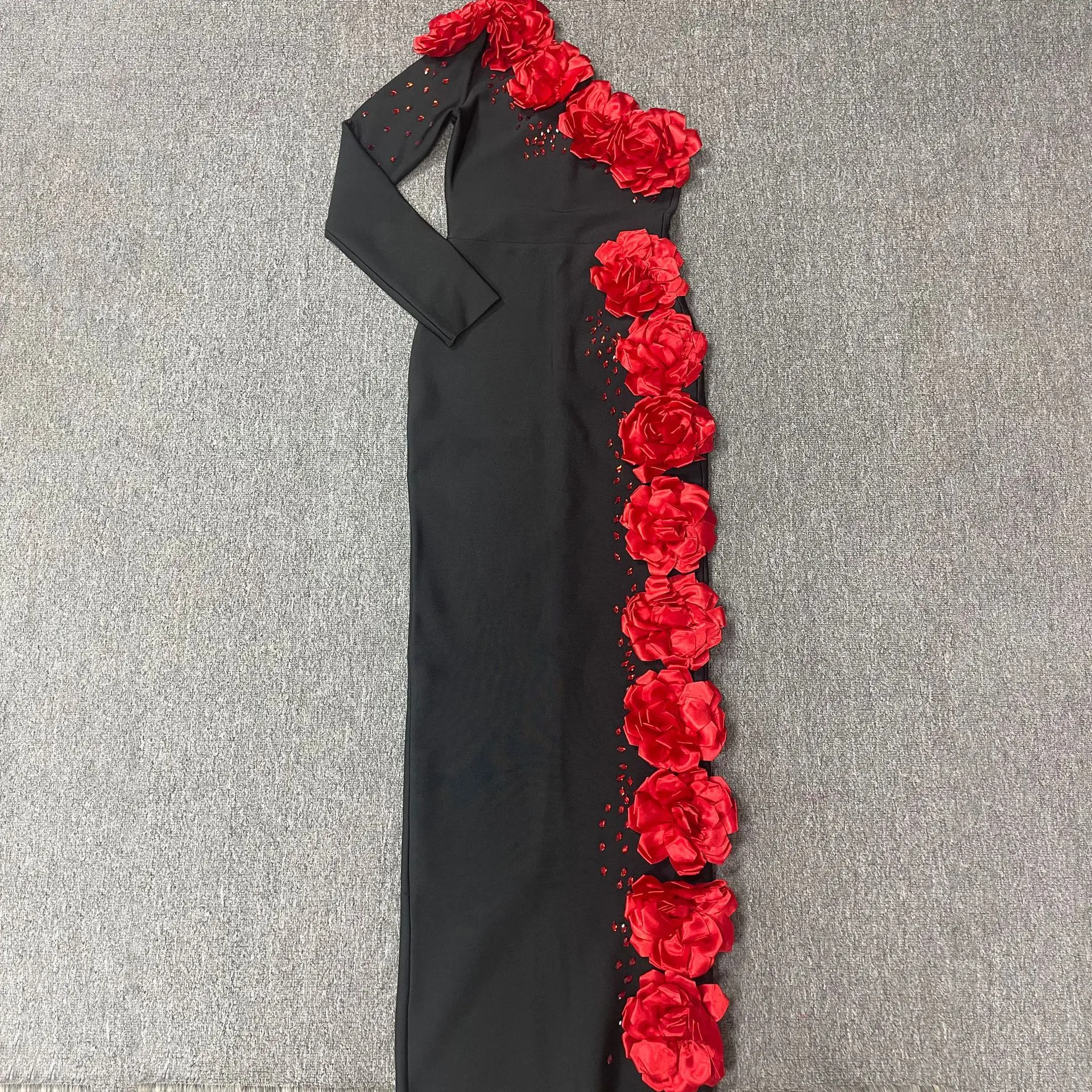 

Women Luxury Designer Black Single Sleeve Bandage Dress With Red Appliquies Rhinestones Birthday Celebrity Evening Party Gowns