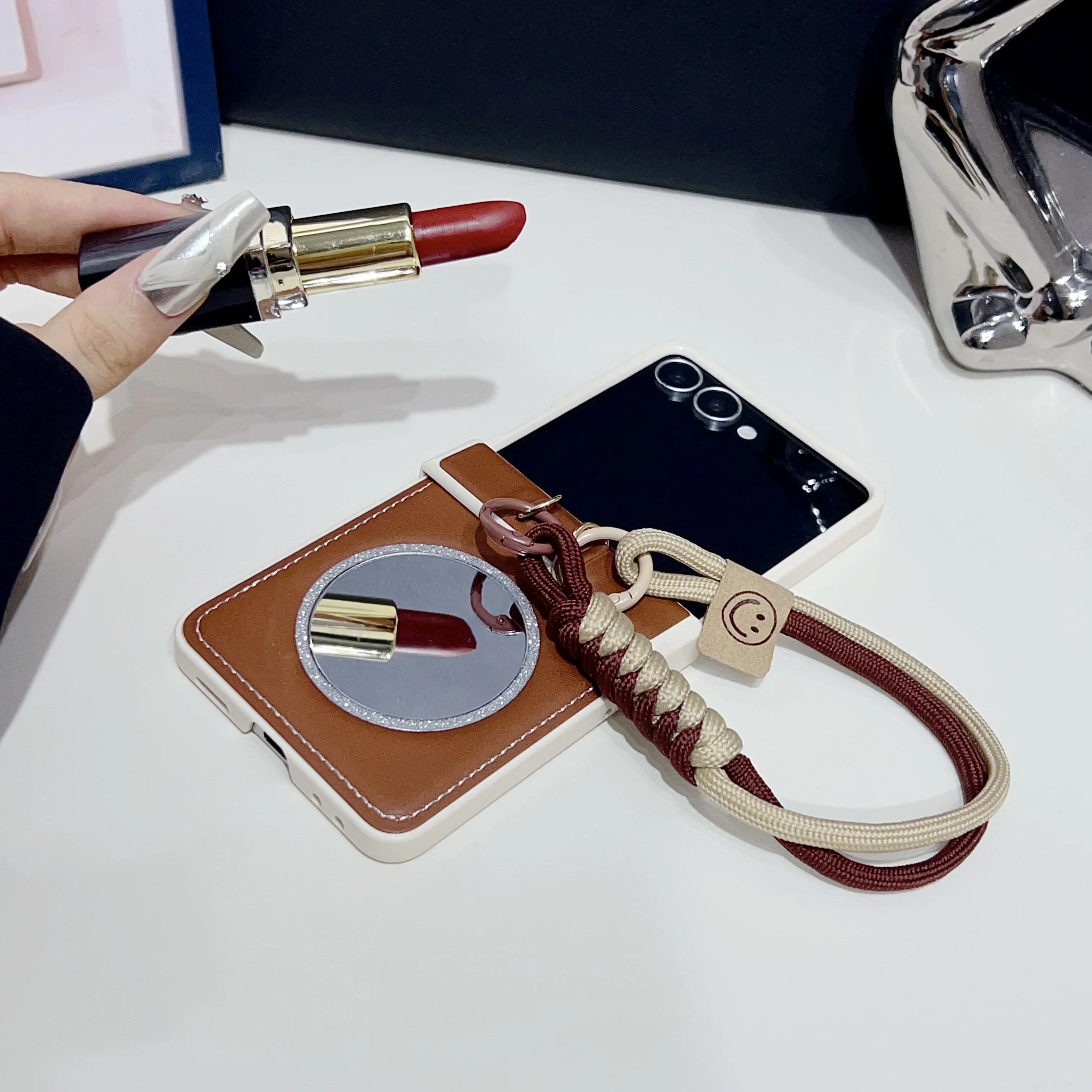 Spiegel-Handgelenkschlaufe, modische PU-Leder-Handyhülle für Samsung Galaxy Flip 7, FE 6, 5, 4, 3, Zflip7, stoßfeste Scharnierabdeckung