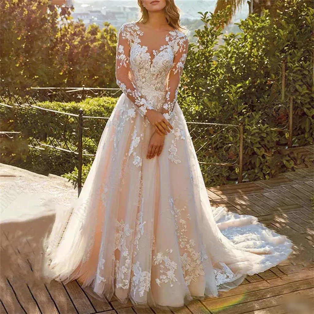 

Full Sleeves Court Train O-neck Lace Appliques Vest Fashionable A-line Wedding Gown For Bride Customized