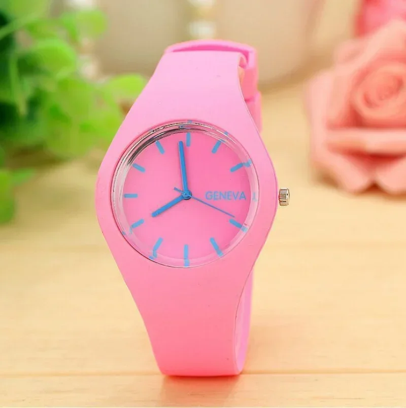 Orologio da donna di Ginevra Orologi sportivi casual Orologi da polso al quarzo con cinturino in silicone per studentesse da donna
