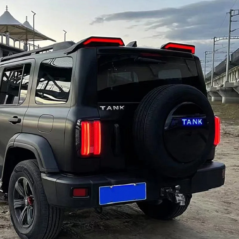 Eurs 300 Bj40c Is Geschikt Voor Wrangler Tankauto 'S. De Driekleurige Staarttop Neemt Een Lichtgekleurde Buitendecoratie Van De Bovenvleugel Aan