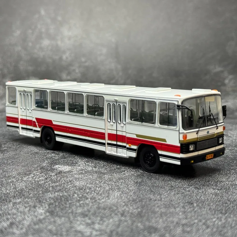 1:64 Scale DD6111CS Bus Alloy Car Model Collection Ornaments