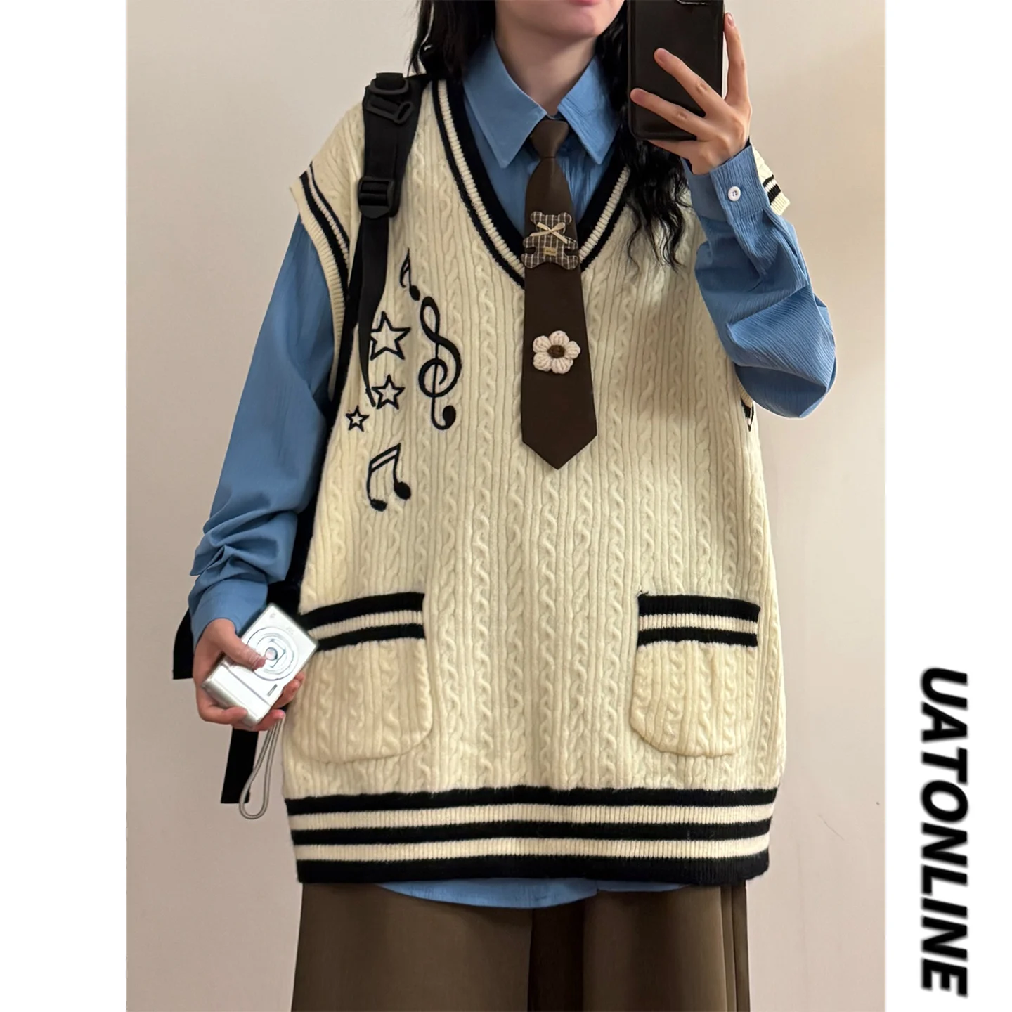 UATONLINE Autumnal Retro Style V-Neck Sweater Vest Design Sense Top with Embroidered Notes Color Block Ladies' Jacket