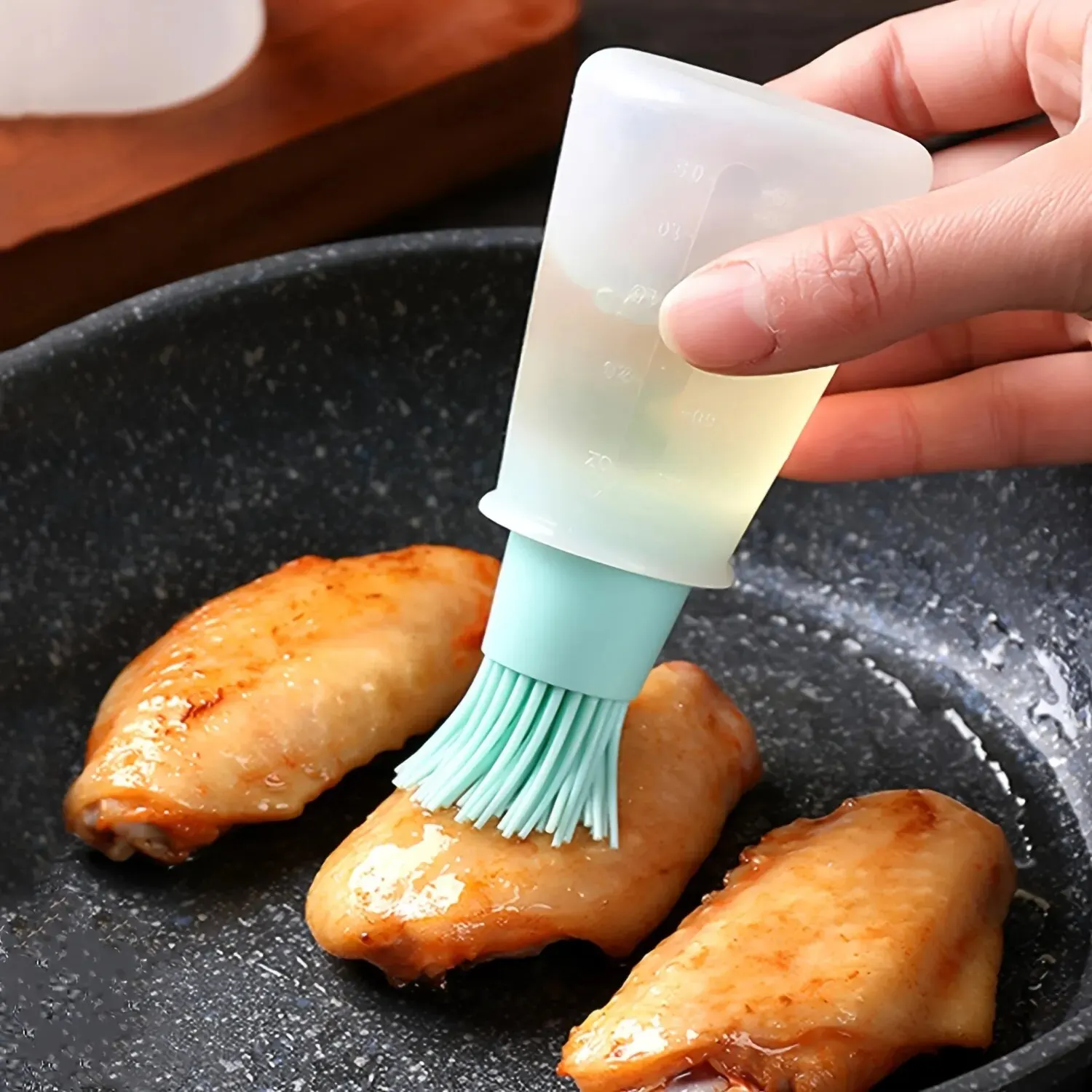 1 Pcs Portable Silicone Oil Bottle with Brush Grill Oil Brushes Liquid Oil Pastry Kitchen Baking BBQ Tool Kitchen Tools for BBQ