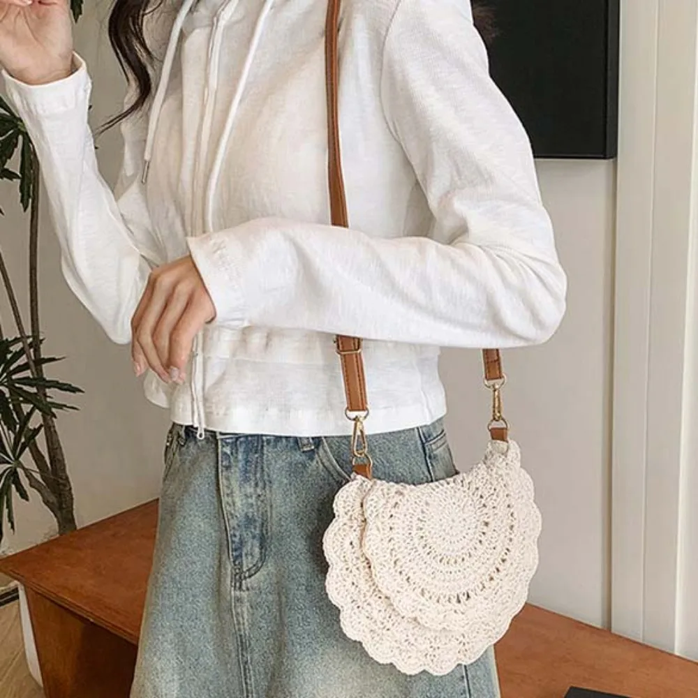 

Flower Edge Cotton Thread Woven Bag Retro Hollowed Out Straw Crossbody Pouch Large Capacity Pearl Summer Beach Flip Pouch