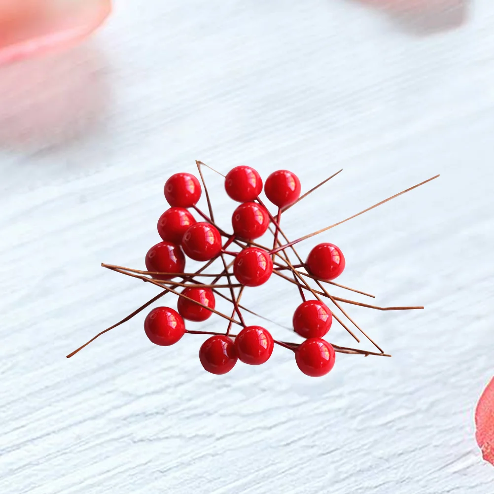 

200Pcs Artificial Berry Simulation Red Holly Berry Picks Flexible Stems for Christmas Holiday Wedding DIY Decor Garland Wreath