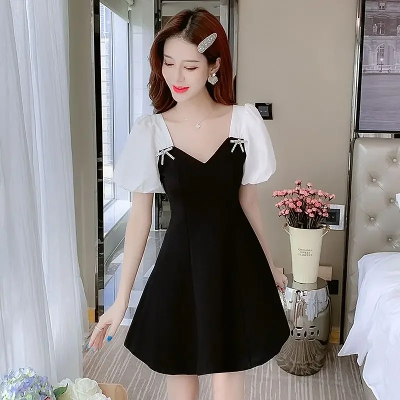 Abito femminile nero a maniche corte in chiffon di raso di seta Midi Abiti da donna A Line Kpop Elegante lusso Estetico di alta qualità Novità