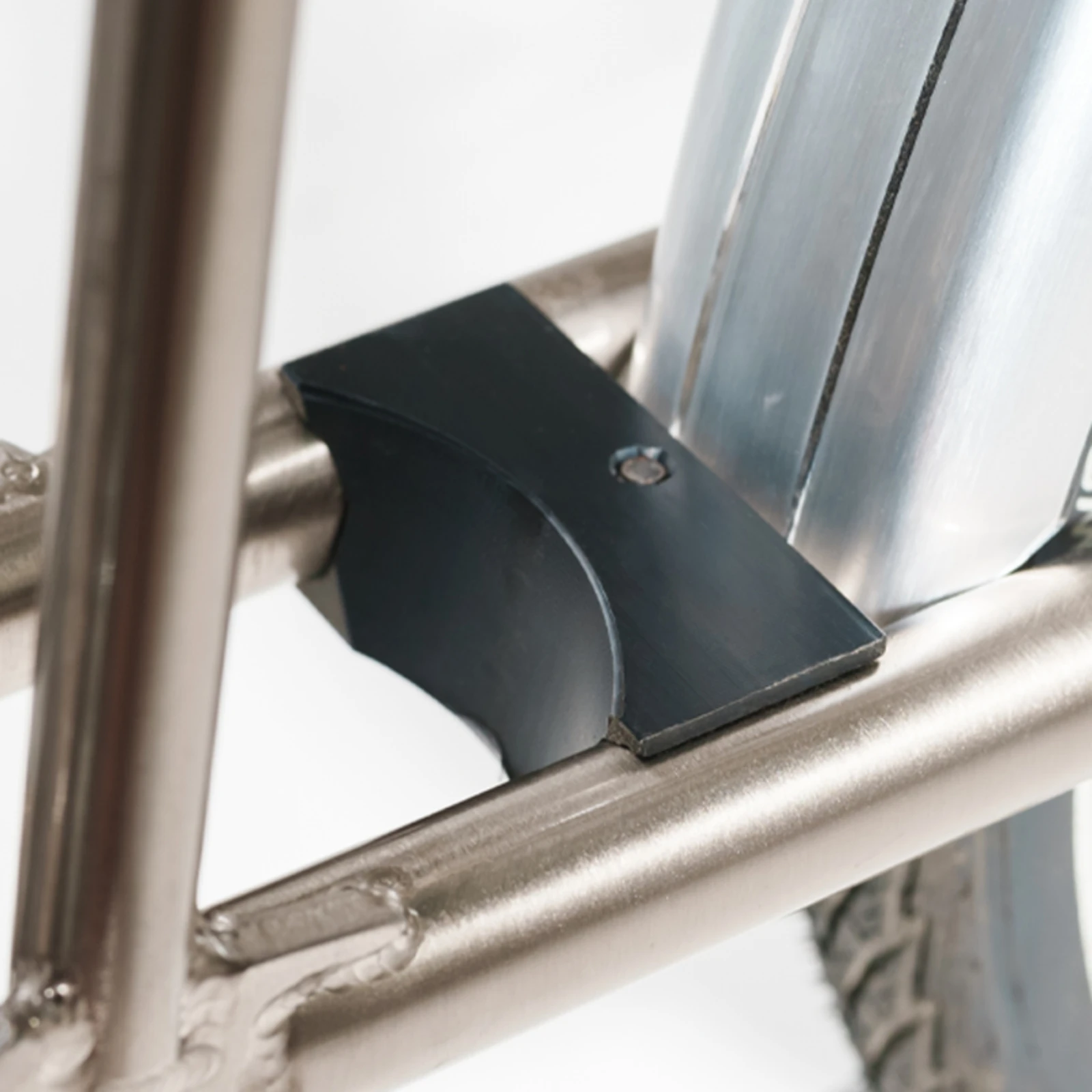 cycle-anti-scatter-accessory-even-top-plate-folding-cycle-guard-bike-chain-guard-mounting-hole-frame-protector-black