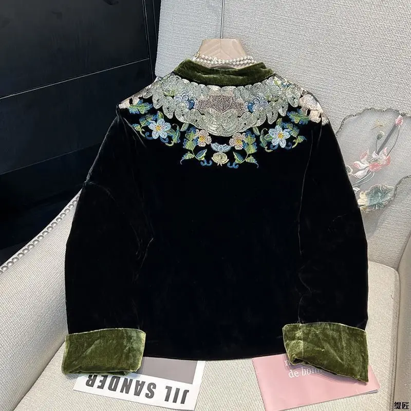 Autumn New Chinese Embroidery Flower Blouse Oriental Style women\'s New Chinese Velet Embroidered Black Cotton Tangsuits Jacket
