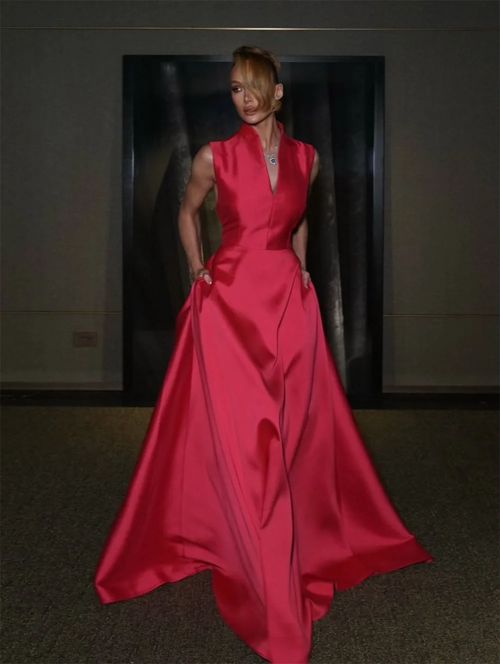 

ROYET Вечернее платье трапециевидной формы без рукавов с v-образным вырезом длиной до пола, простое платье для выпускного вечера со шлейфом, официальное платье для выпускного вечера по индивидуальному заказу