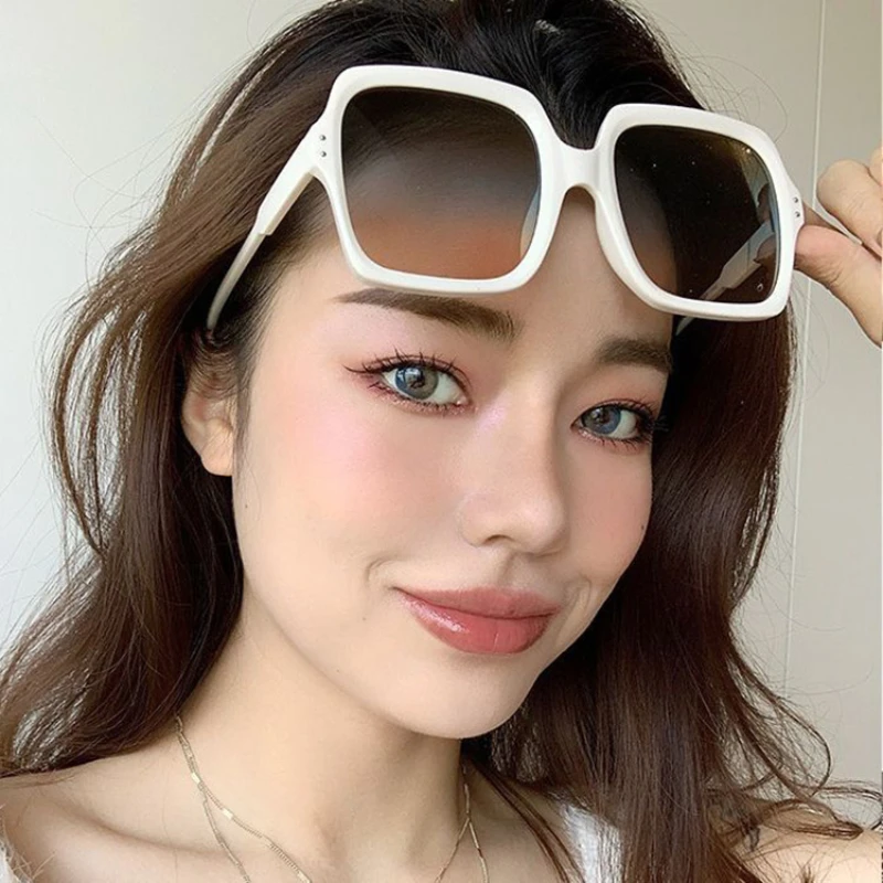 

New Fashion Trend Oversize Square Frame Sunglasses Retro Midin Street Show Sunglasses Vintage Fashion Gradient Female Sunglasses