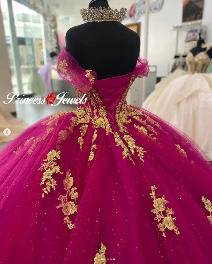 Fuchasia Princess Off Shoulder Quinceanera Dresses vestido 15 años mujer Gold Applique Corset Prom Sweet 15 Gown