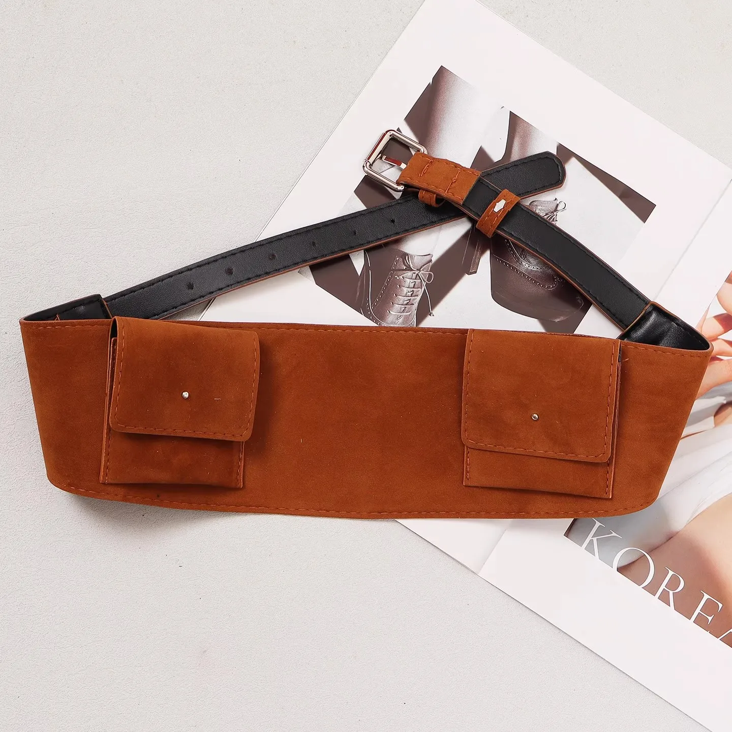 เข็มขัดคาดเอวหนังกลับเทียมสไตล์วินเทจสำหรับผู้หญิง พร้อมกระเป๋า  คอร์เซ็ตรัดเอว  เข็มขัดตกแต่งแบบกว้าง รุ่น R3022