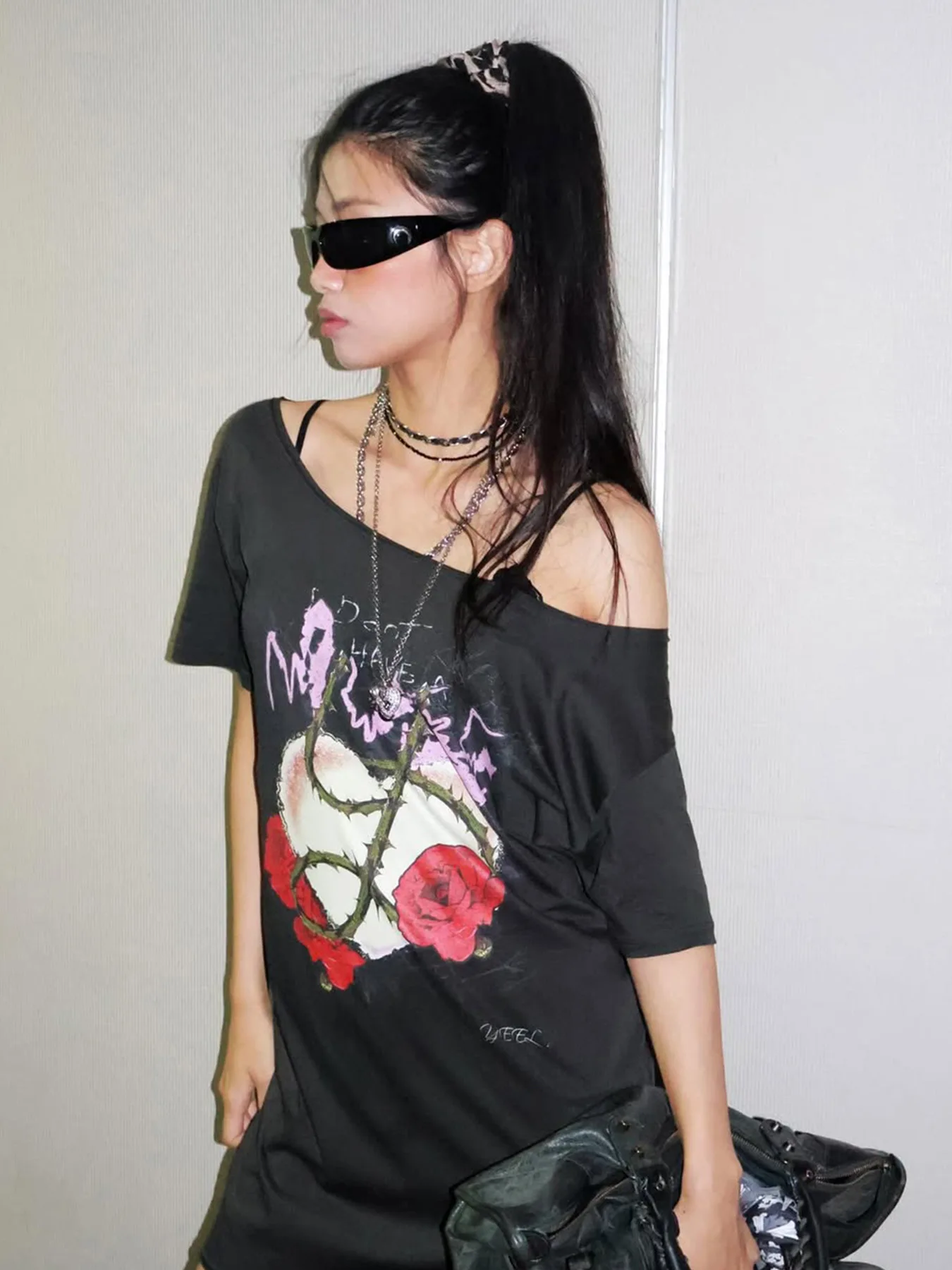 

Korobov Summer Streetwear Y2k Skew Collar Loose Off Shoulder Flower Print Contrast Color T-Shirts