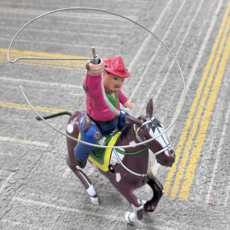 [Divertente] Collezione per adulti Giocattolo a carica retrò Cavaliere di latta in metallo su cavallo da cowboy con frusta Orologio meccanico giocattolo figura regalo per bambini