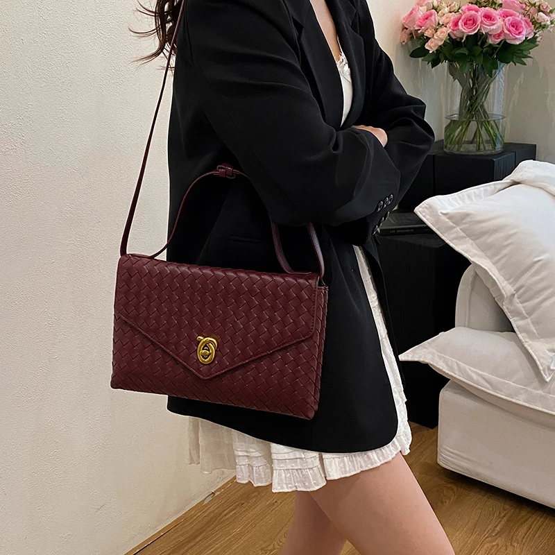 

Fashionable Women's Crossbody Bag, Leather Messenger Bag in Classic Elegant Style with Famous Designer Appeal