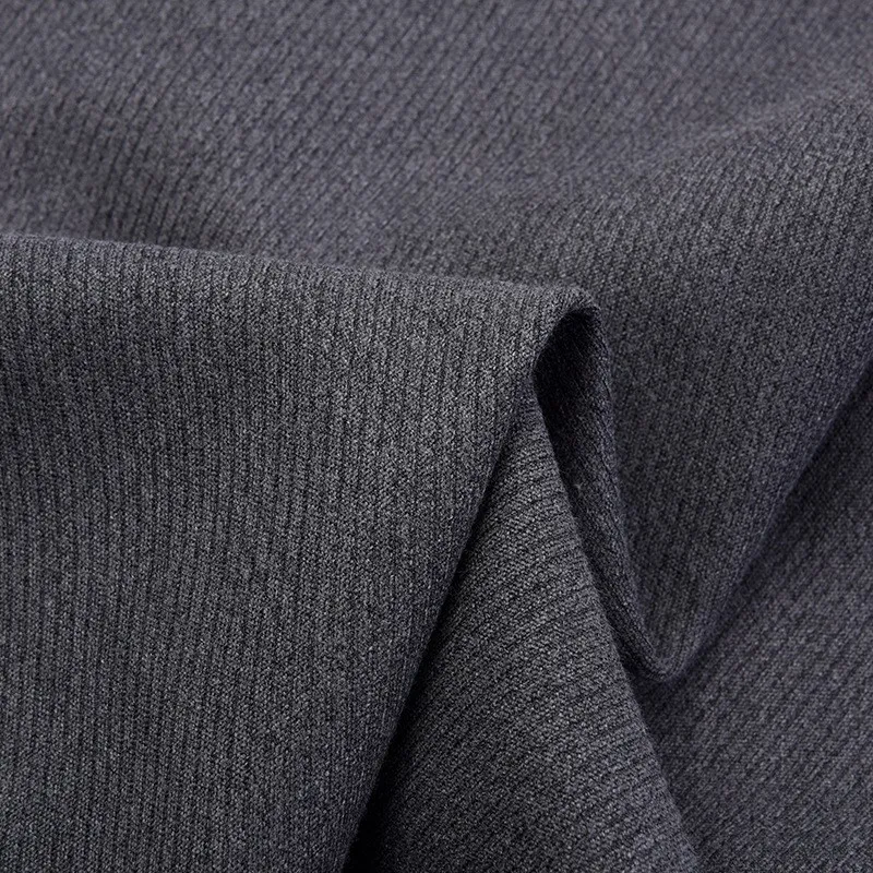 

The suit fabric uniform skirt is made of plain twill and a fashionable casual set woven